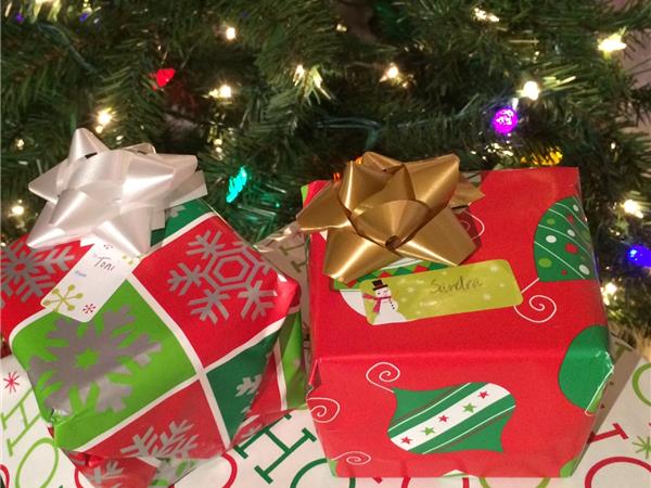 NGR Season 19 Episode 12 Christmas Eve presents bows tree and lights