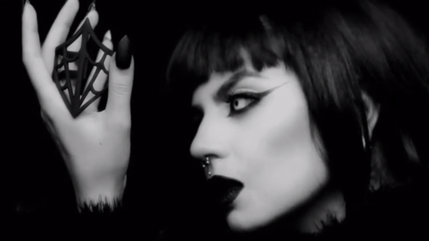 Gothic Girl Spiderweb