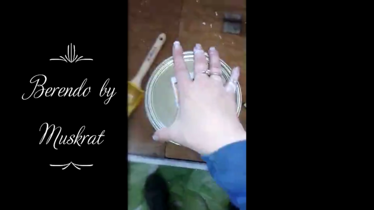 Can of Paint French Tip Nails Manicure Berendo Muskrat