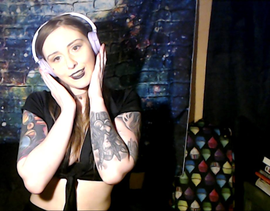 Lita Von Doom dances to “Fragile”, by Kkel Wavvy – Lita’s Dungeon Music Video – Buy for 100 Gems